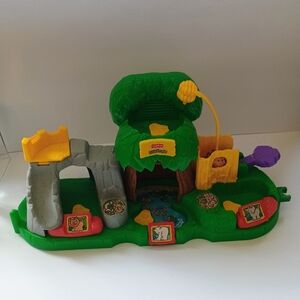 Vintage 2001 Fisher Price Zoo (No Animals) It Works!